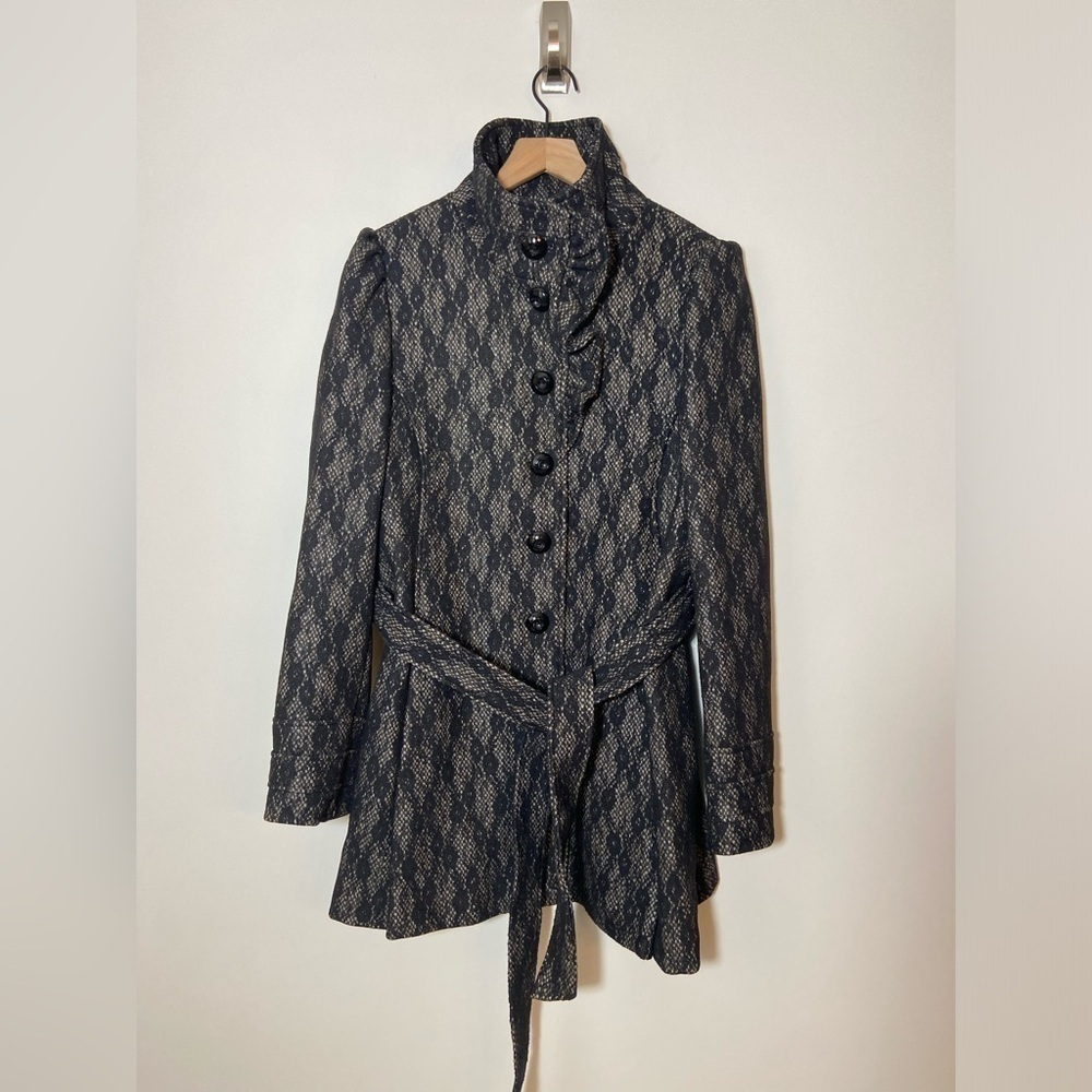 Bebe Black Lace Look Belted Trench Coat With Ruffle Collar Women's Sz XL